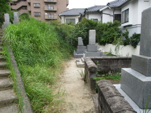 広島市　お庭管理　お墓周辺　除草