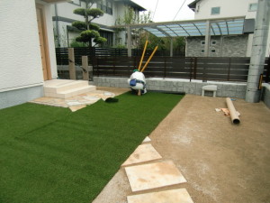 お庭管理　広島市　人工芝敷設